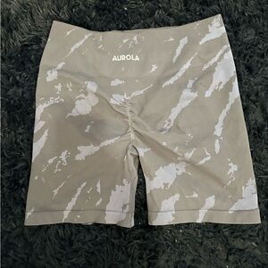 Aurora Seamless Scrunch Biker Shorts | Blue Acid Wash